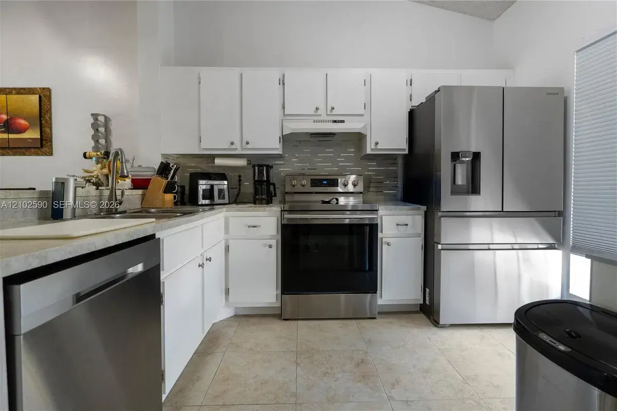 2720 S Oakland Forest Dr # 1004, Oakland Park FL 33309