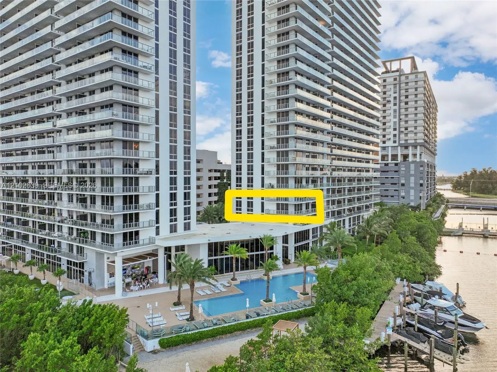 16385 Biscayne Blvd # 407, North Miami Beach FL 33160