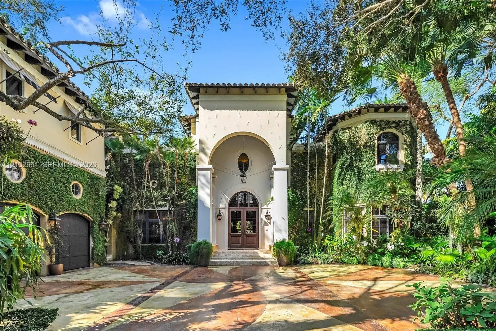 5746 SW 100th St, Pinecrest FL 33156