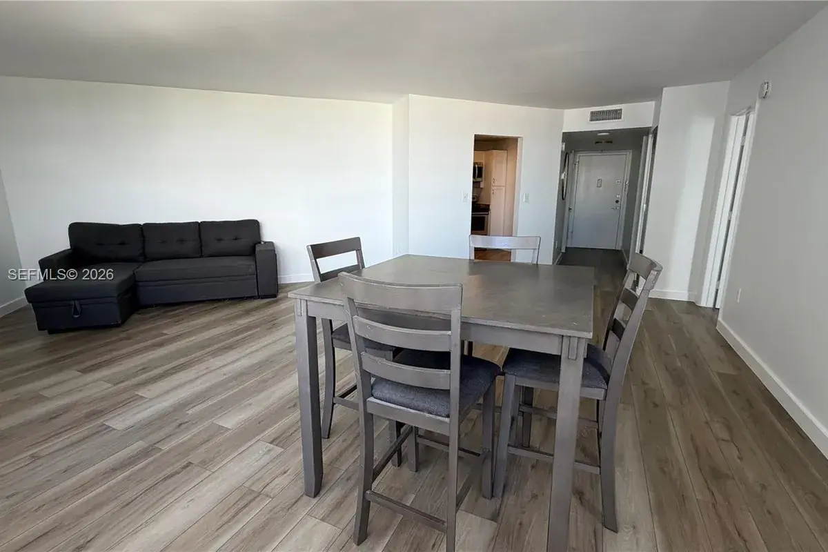 2750 NE 183rd St # 2106, Aventura FL 33160