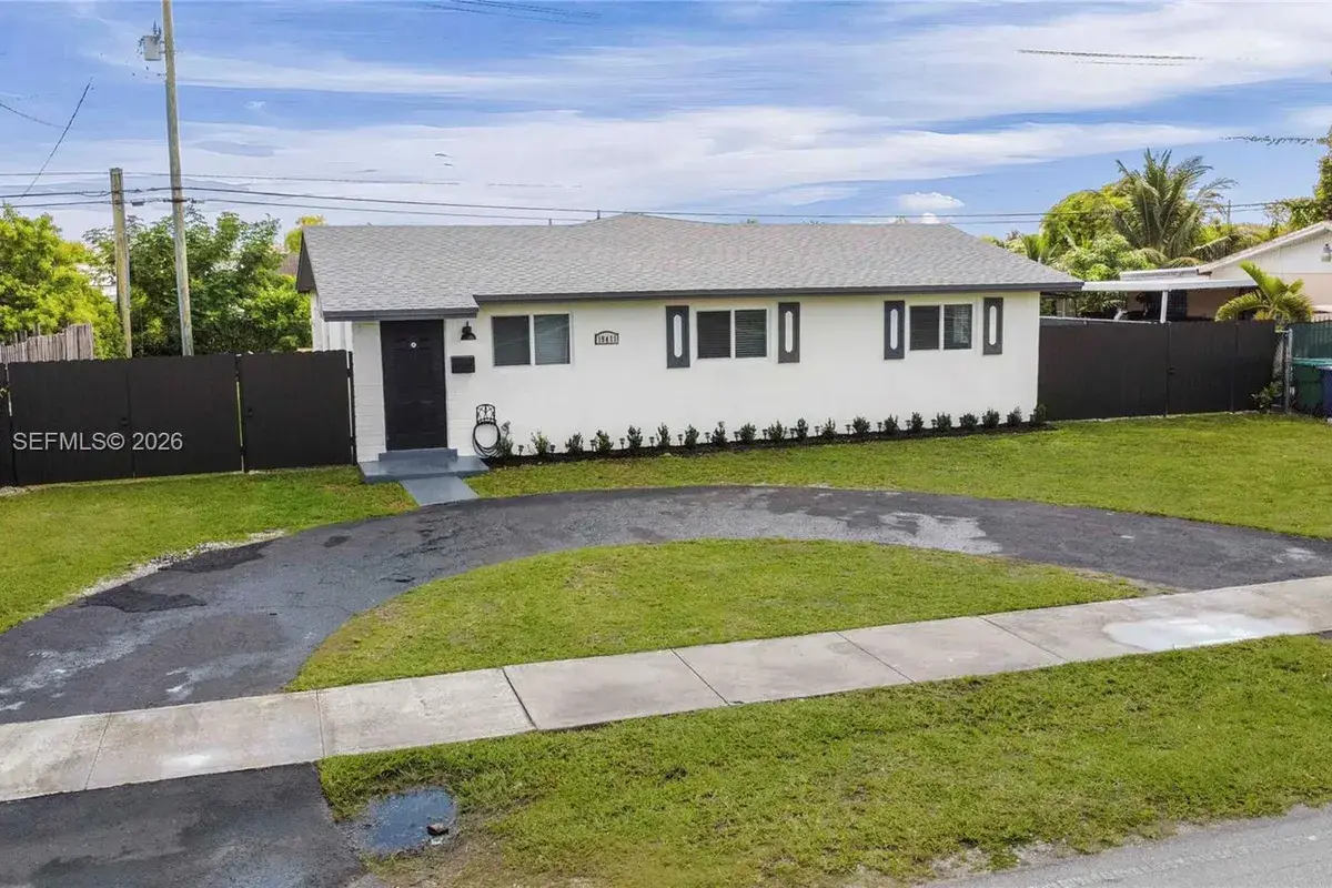 19411 SW 117th Ave, Miami FL 33177