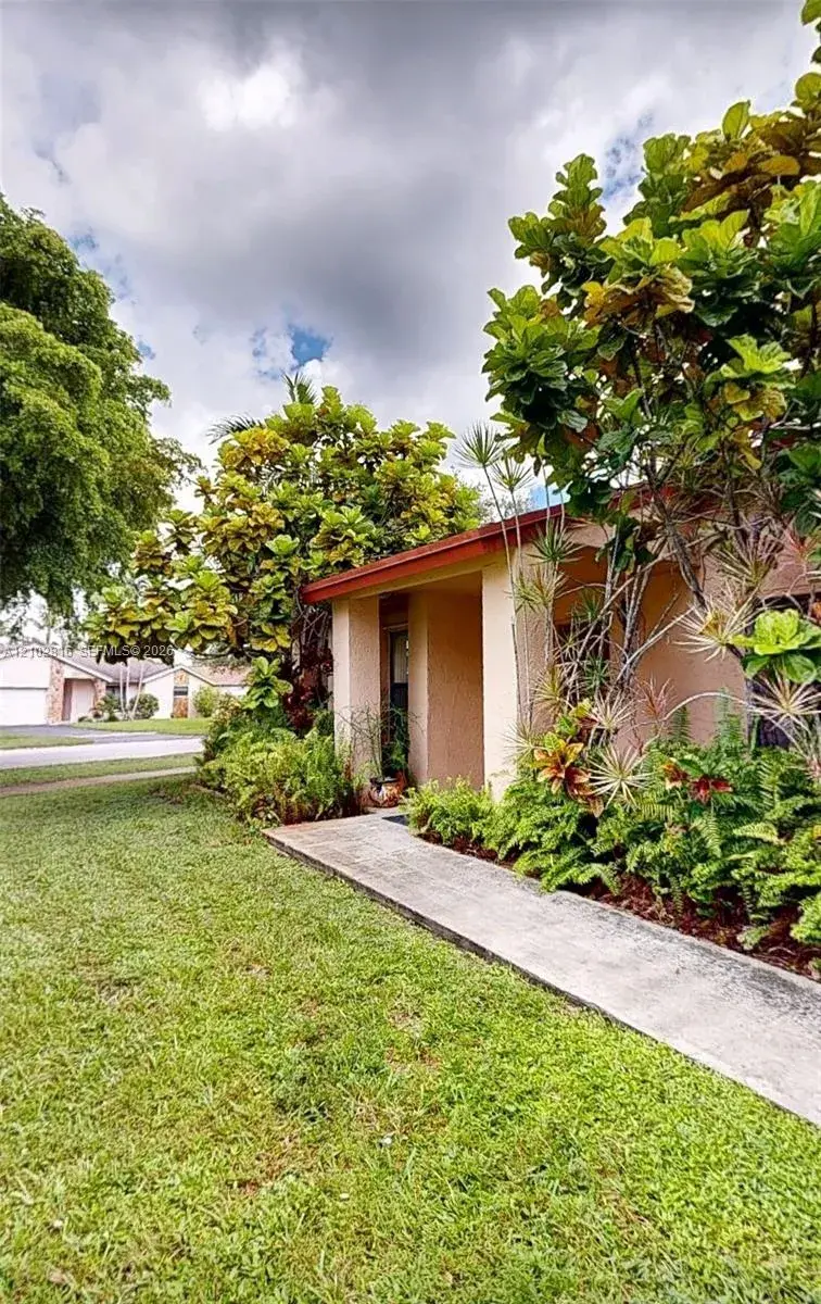 4800 SW 120th Ave, Cooper City FL 33330
