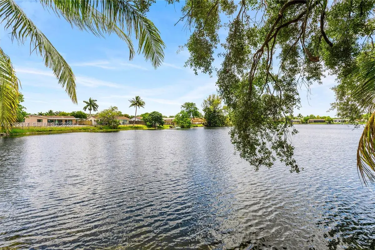 8956 Palm Tree Ln # 8956, Pembroke Pines FL 33024