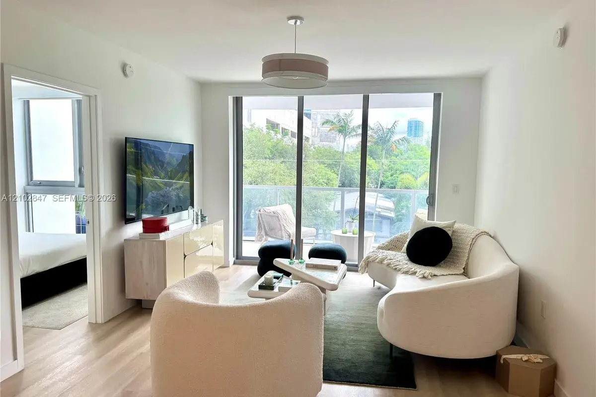 13800 Highland Dr # 307, North Miami Beach FL 33181