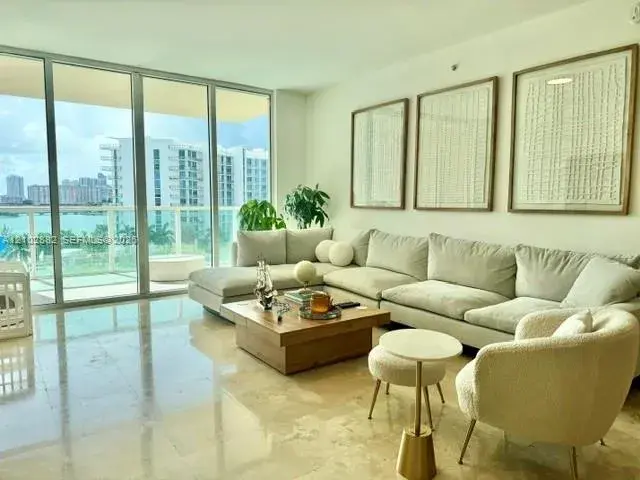 3330 NE 190th St # 817, Aventura FL 33180