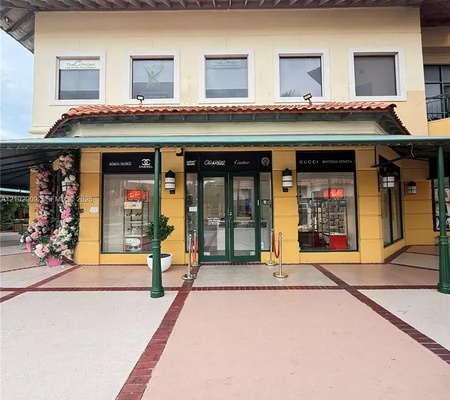 NE 207th st, Aventura FL 33180