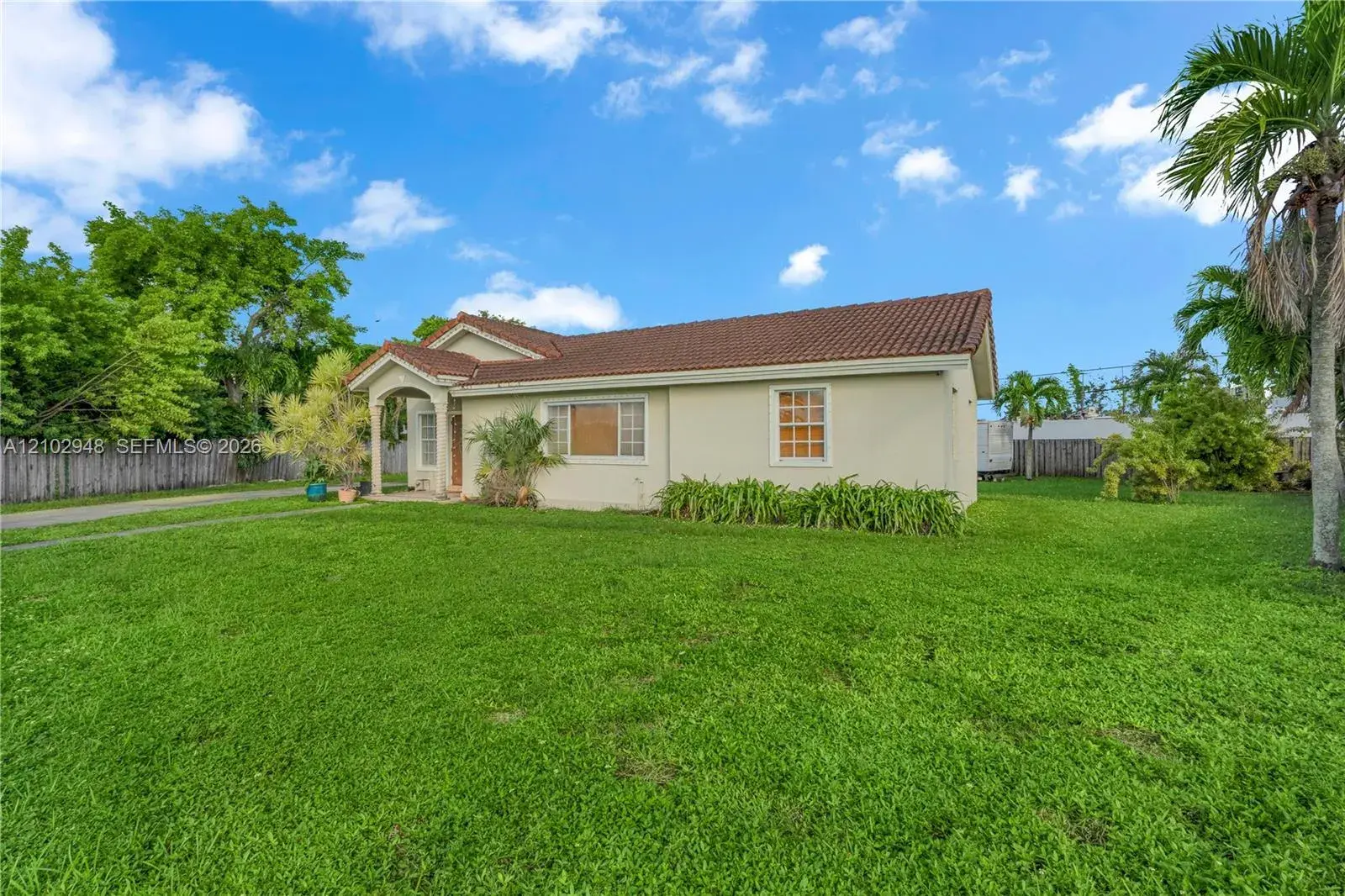 11525 SW 49th Ter, Miami FL 33165