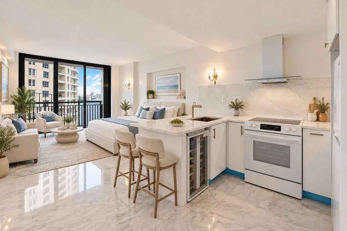 540 Brickell Key Dr # 928, Miami FL 33131