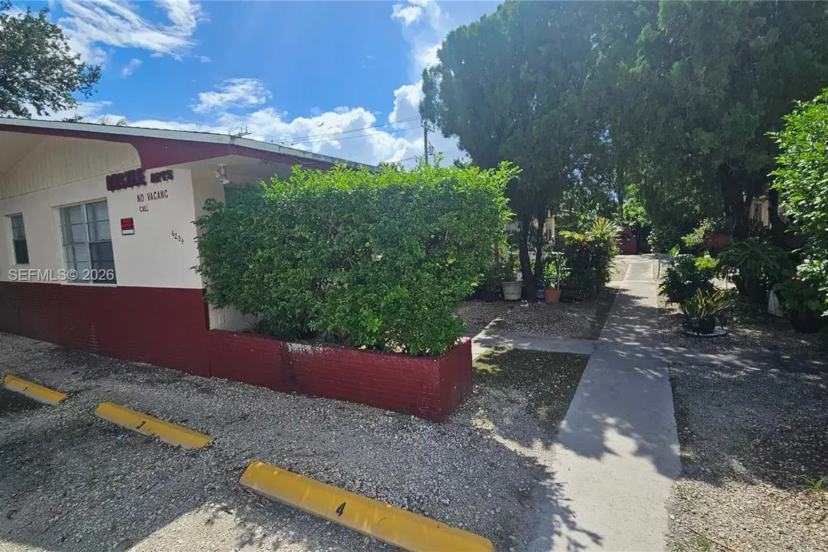 6204 Dewey St # 4, Hollywood FL 33023