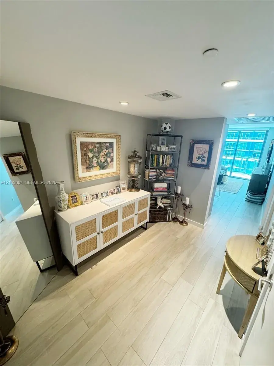 1300 S Miami Ave # 2808, Miami FL 33130