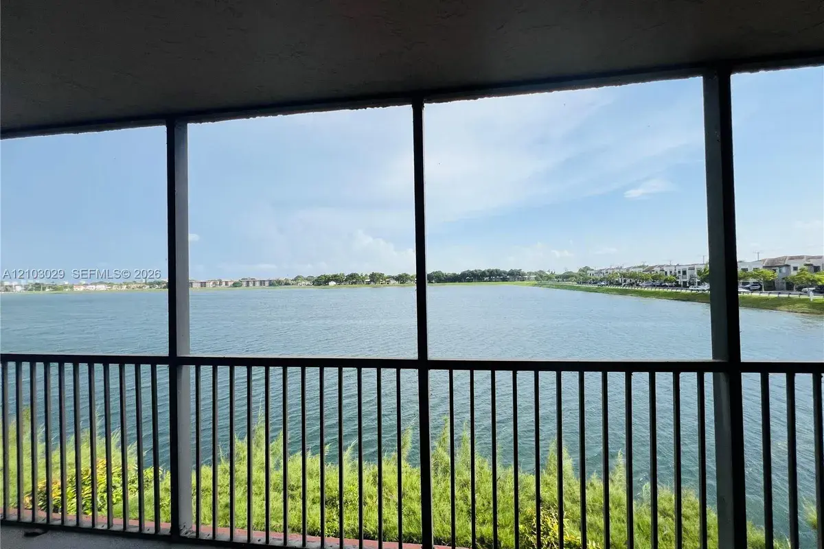 20860 San Simeon Way # 6, Miami FL 33179