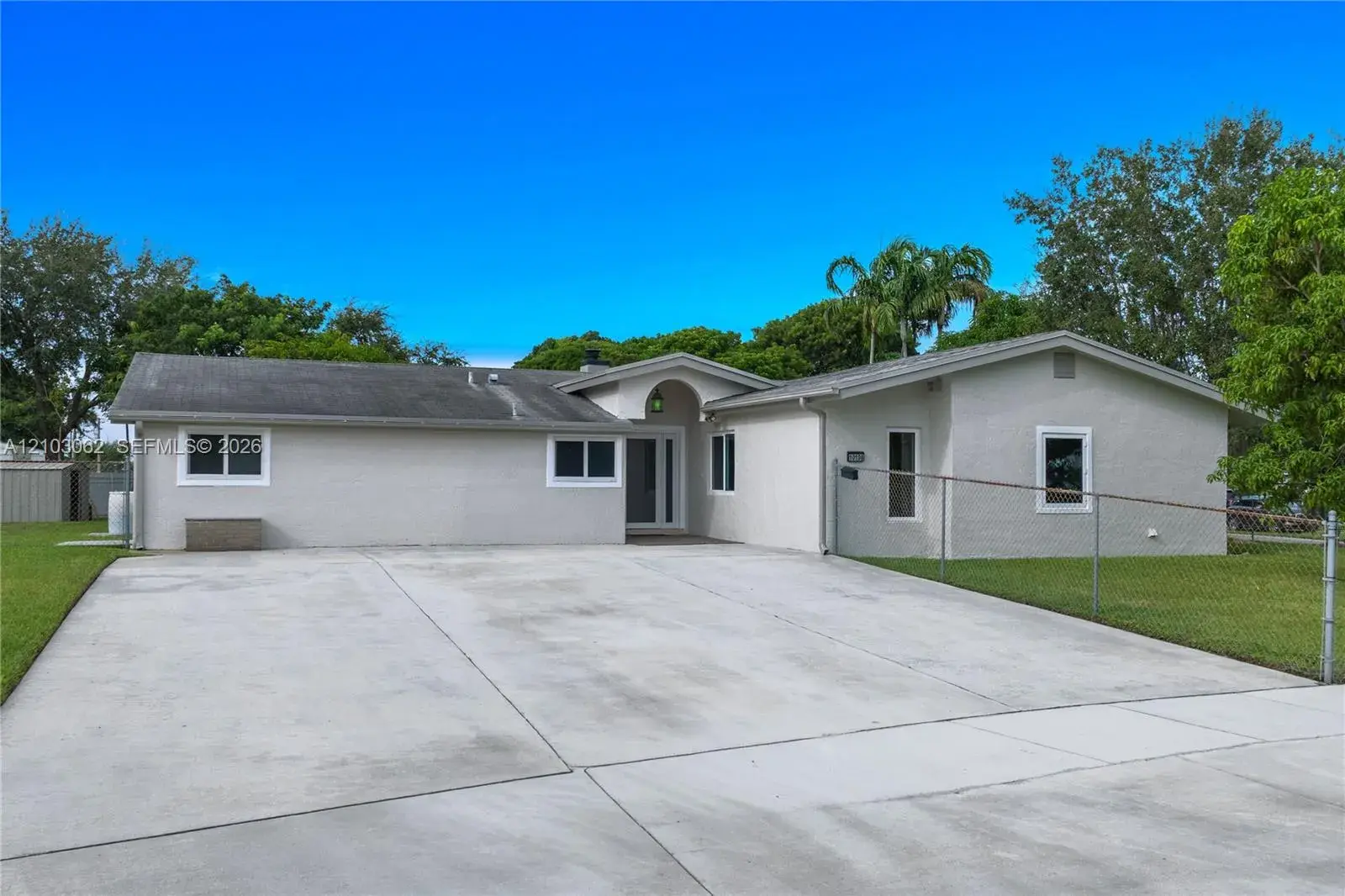 10198 SW 203rd Ter, Cutler Bay FL 33189