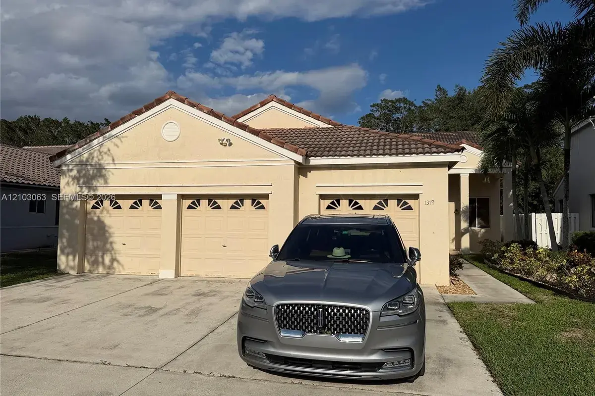 1319 Camellia Cir, Weston FL 33326