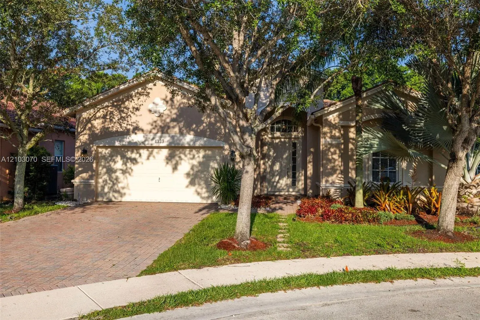 4339 W Whitewater Ave, Weston FL 33332