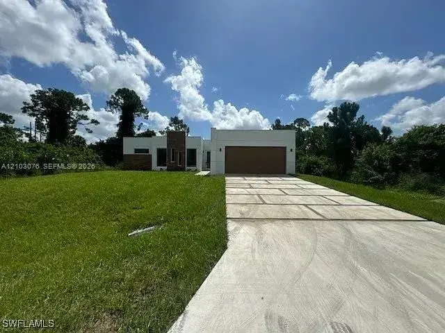 55 S Colin ave, Lehigh Acres FL 33976