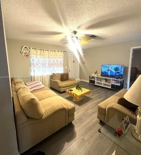 1709 Shenandoah St # B, Hollywood FL 33020