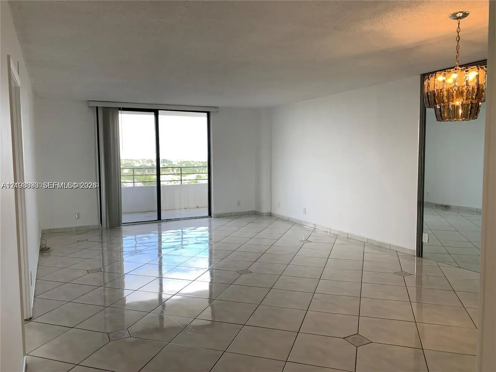 2500 Parkview Dr # 1208, Hallandale Beach FL 33009