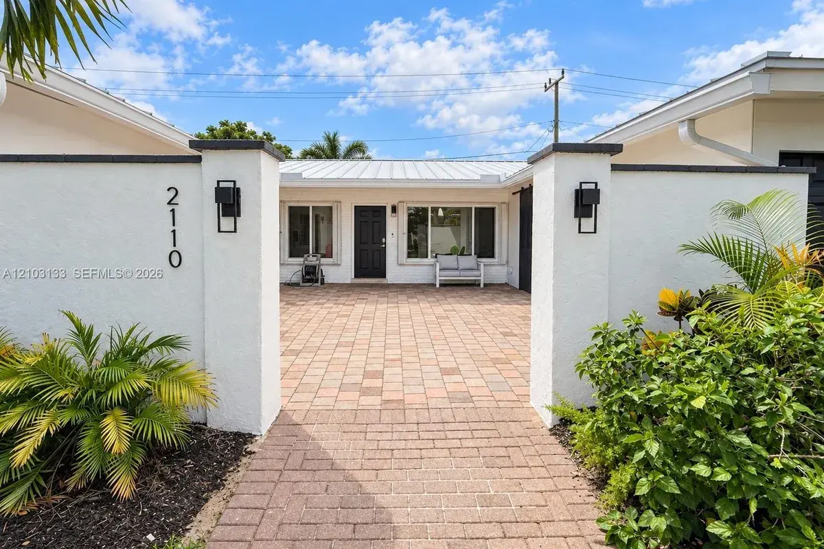 2110 NE 56th St # 1, Fort Lauderdale FL 33308