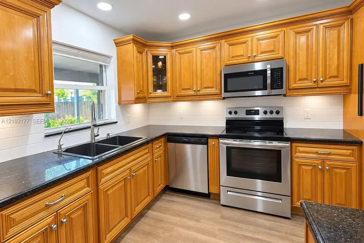 621 S 24th Ave, Hollywood FL 33020