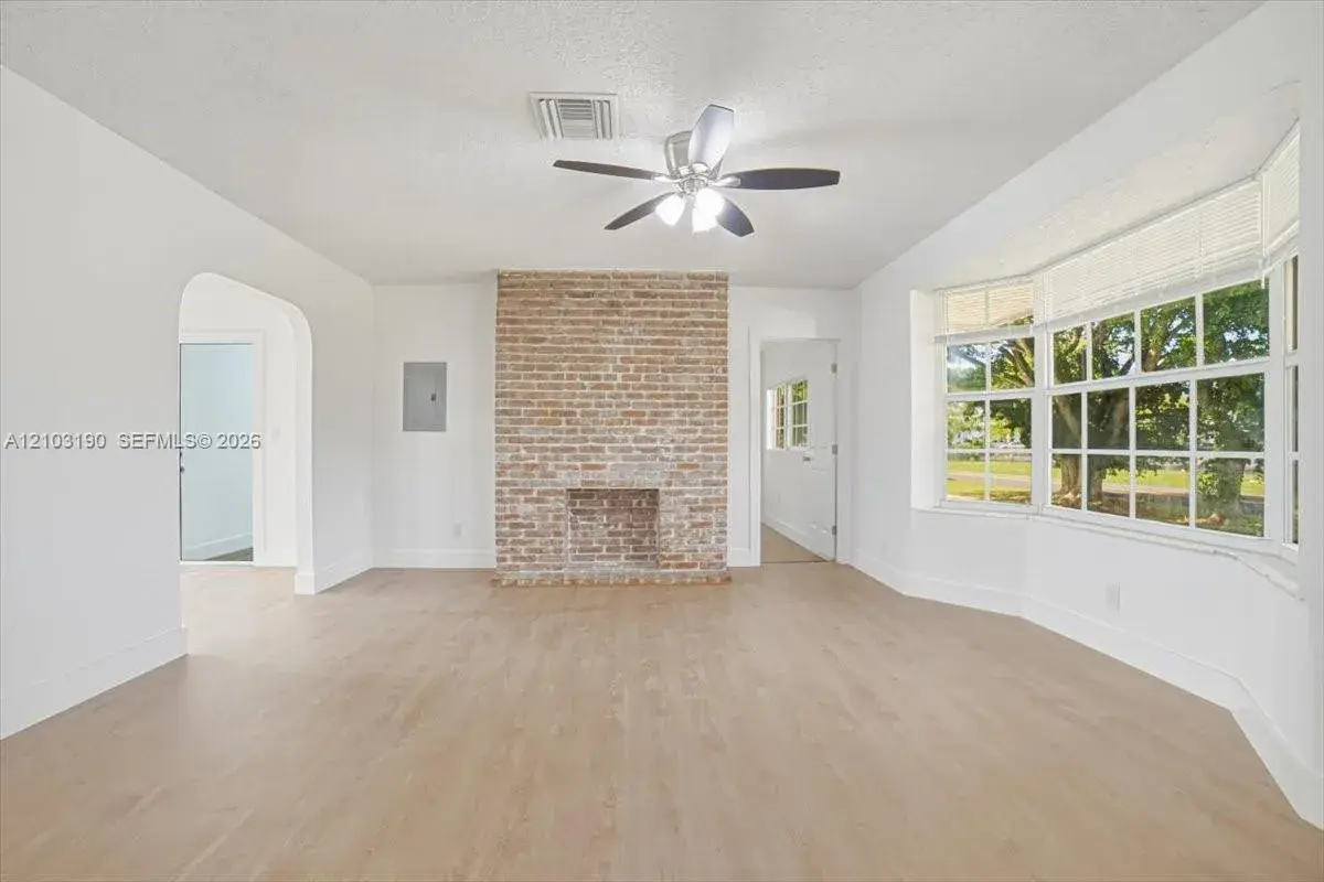 3932 NW 39th Ave, Lauderdale Lakes FL 33309