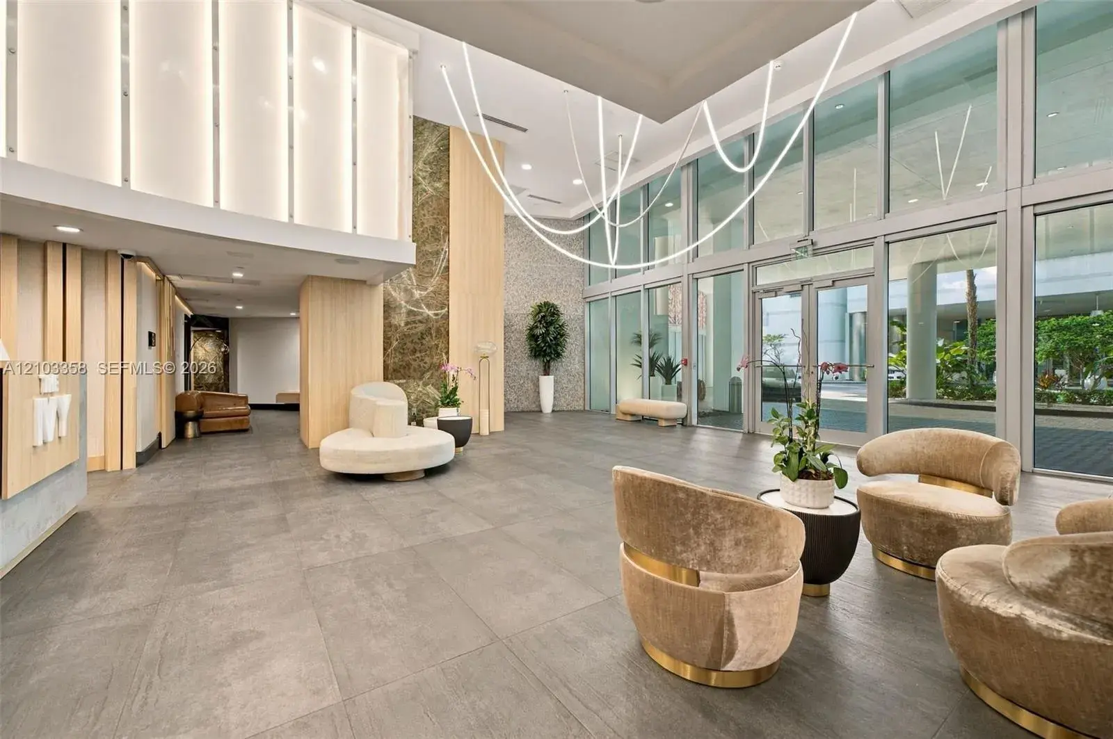 90 SW 3rd St # 2014, Miami FL 33130