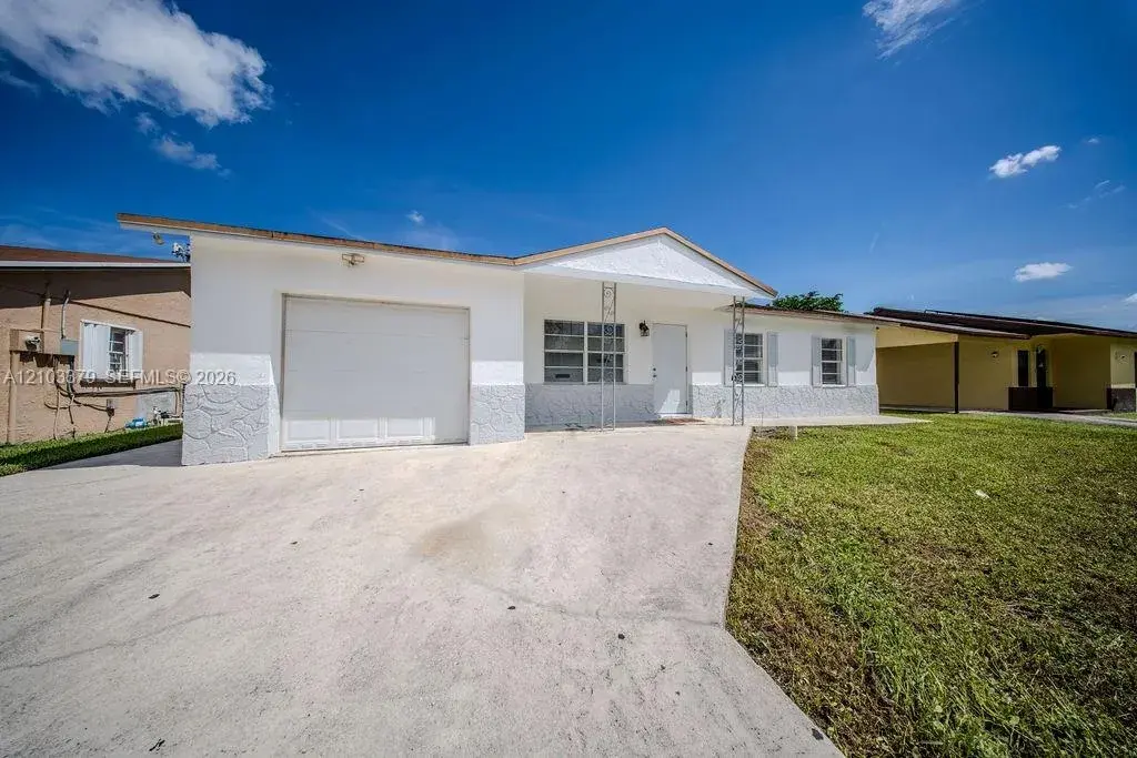 405 SW 78th Ter, North Lauderdale FL 33068