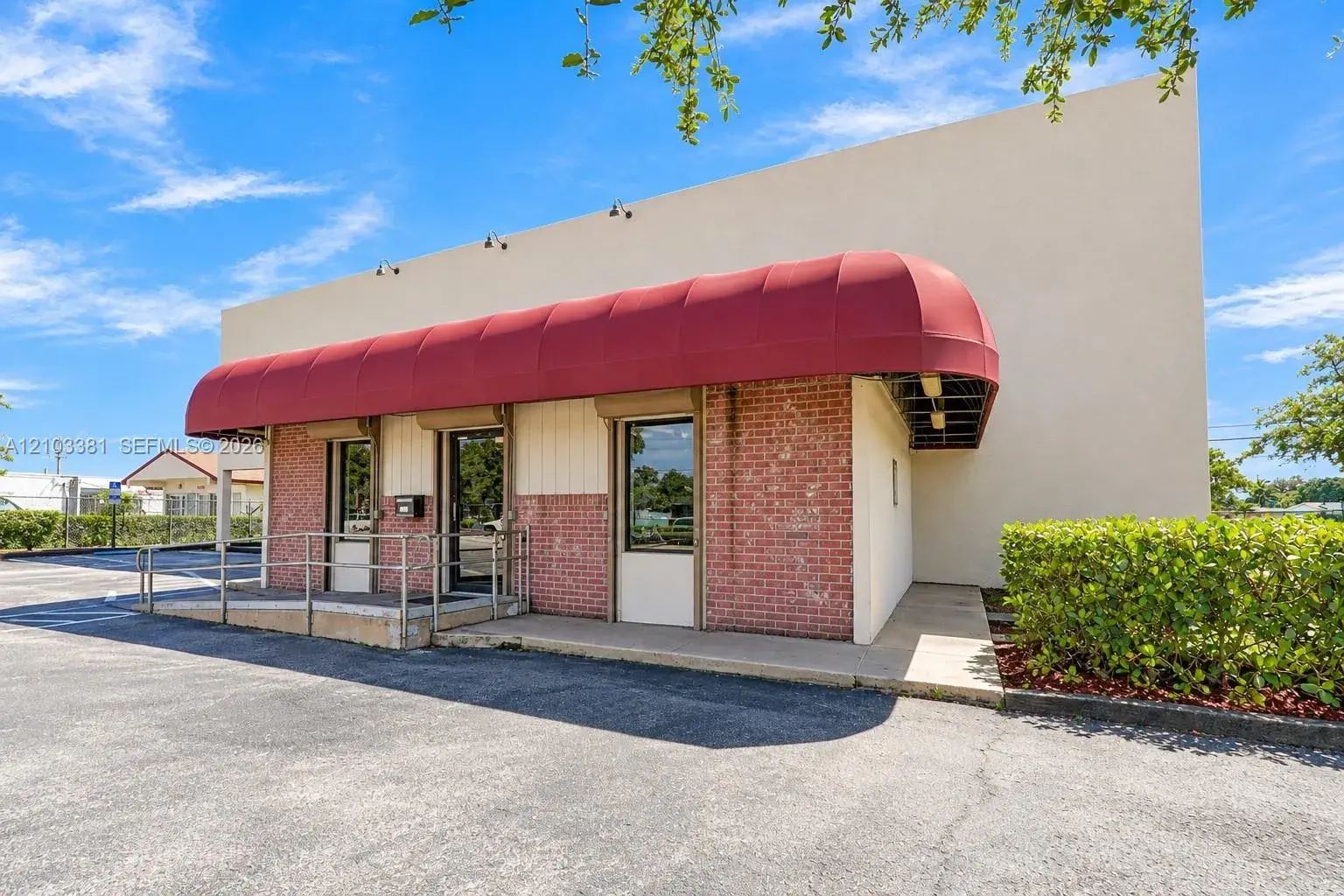 3300 W Hallandale Beach Blvd, Hollywood FL 33023