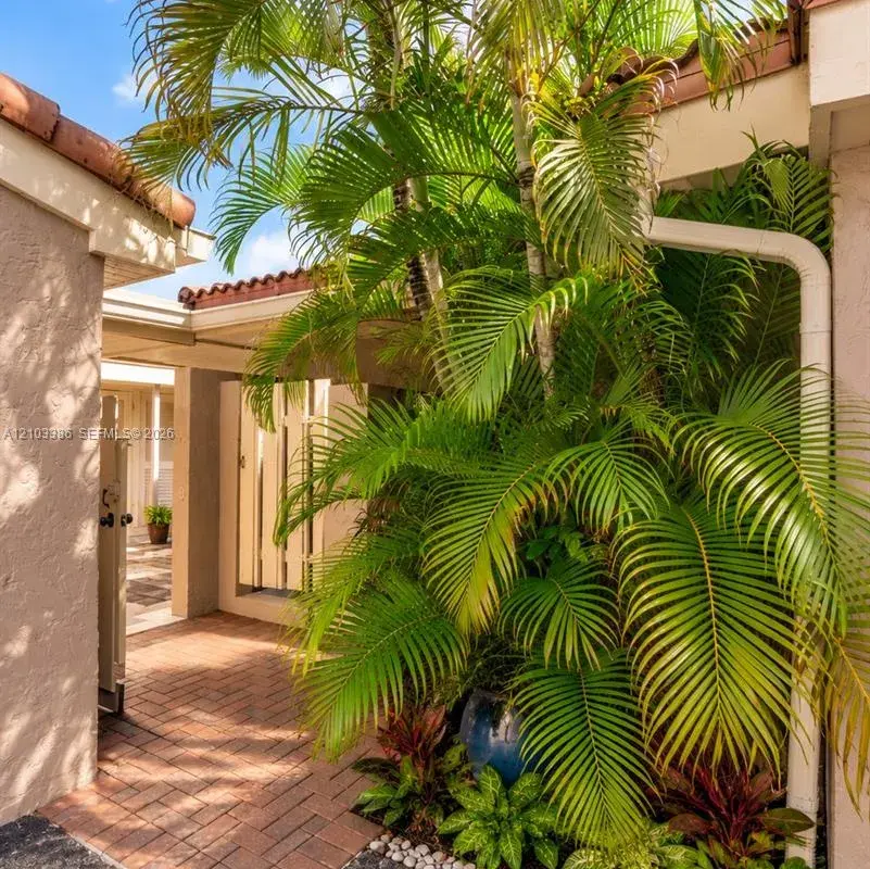 103 Tweedbrook Ln # 101, Hollywood FL 33021