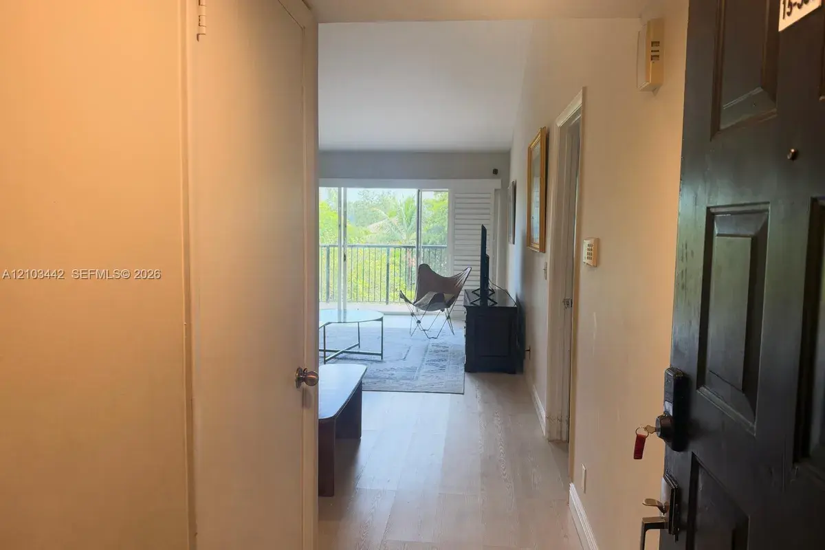 8721 Wiles Rd # 303, Coral Springs FL 33067