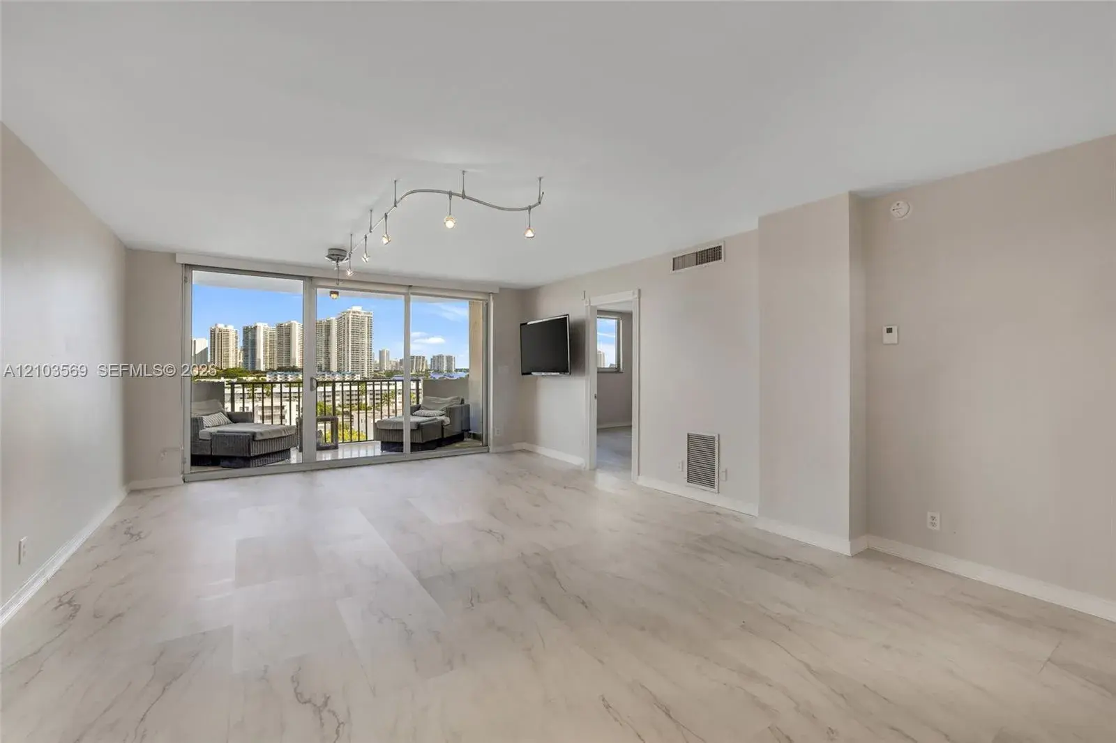 3703 NE 166th St # 904, North Miami Beach FL 33160
