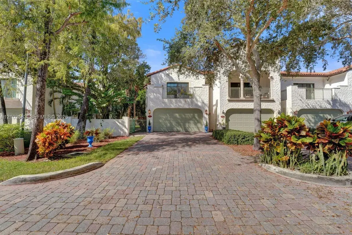 4419 Hidden Harbour Ter, Dania Beach FL 33312