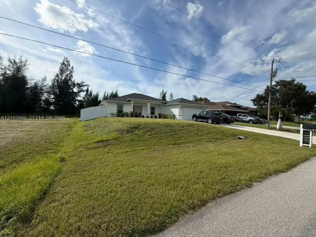 4034 NE 9TH PL, Cape Coral FL 33909