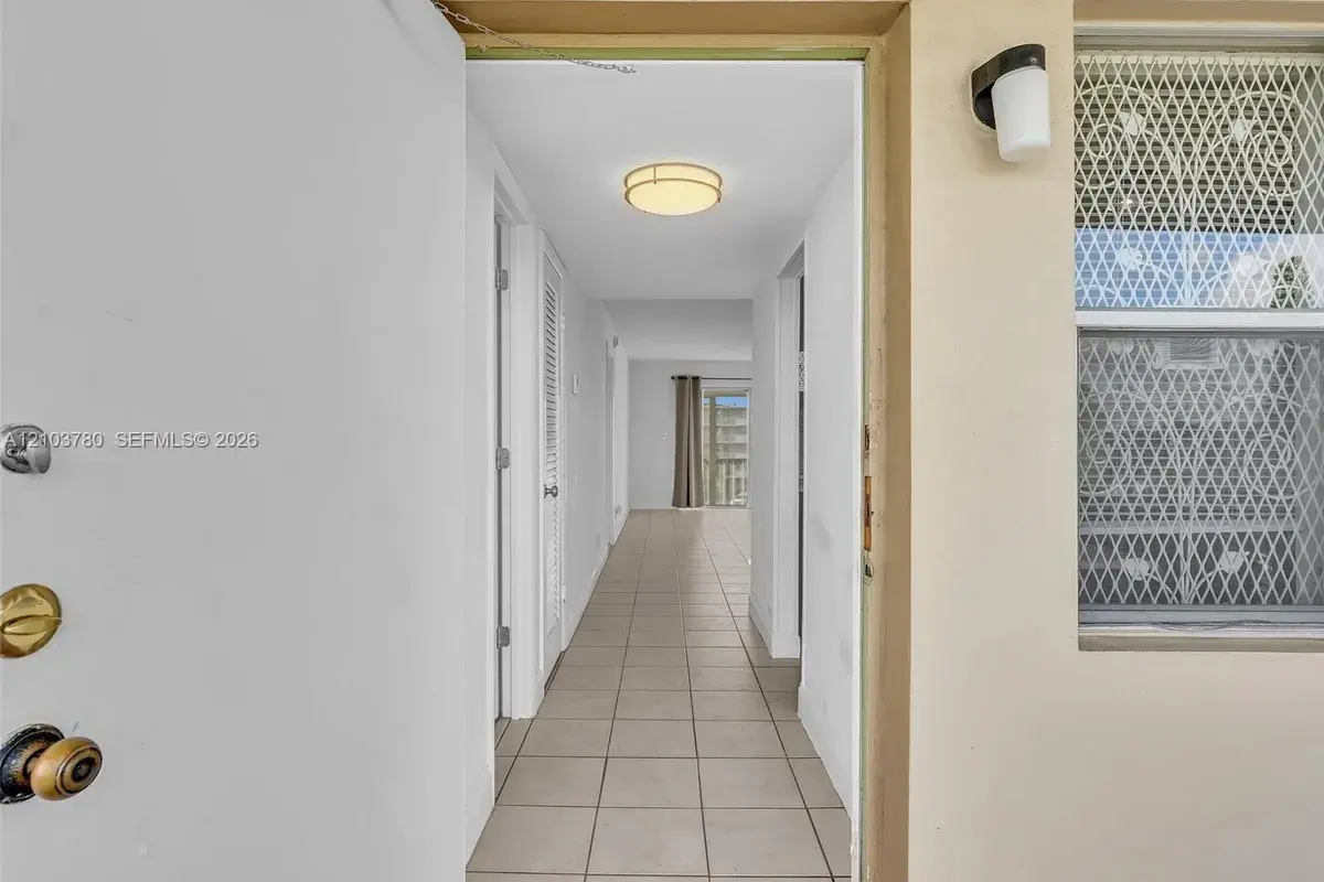 4700 Washington St # 405, Hollywood FL 33021