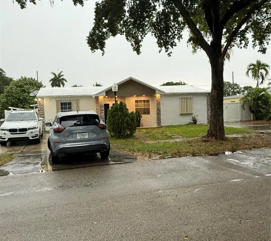 1031 NE 142nd St, North Miami FL 33161