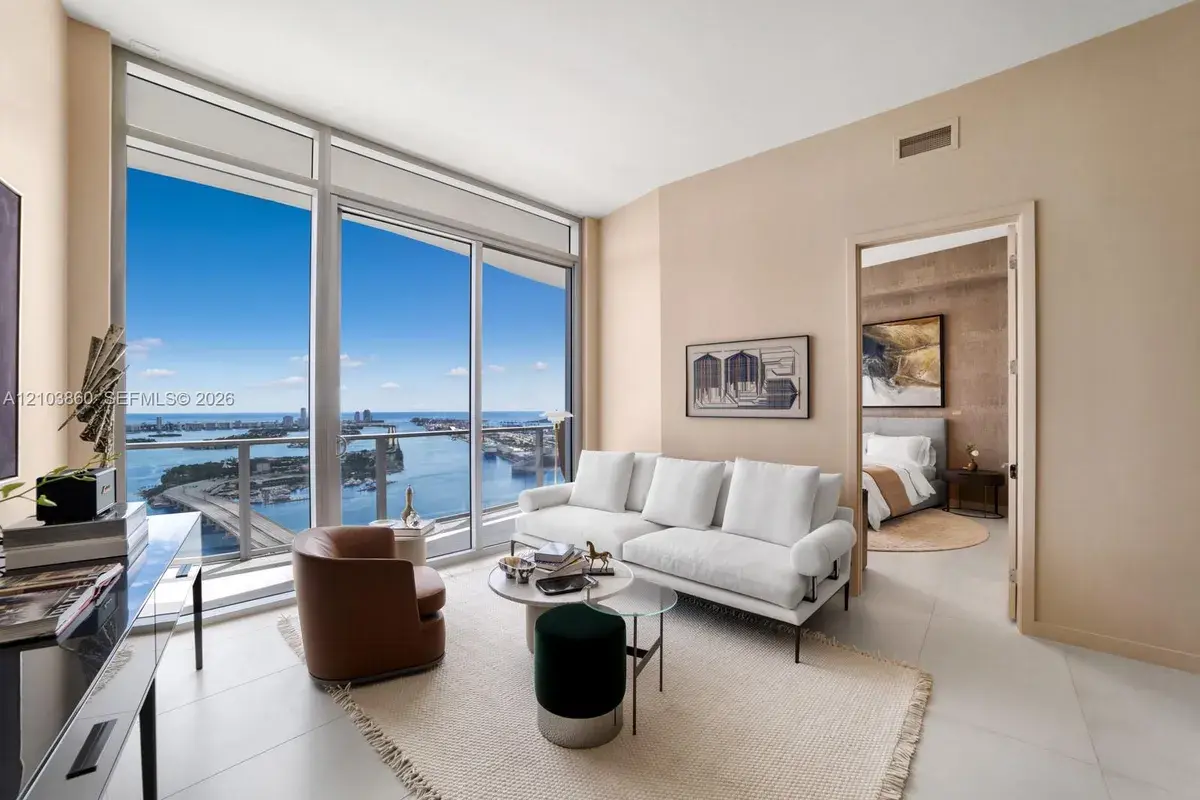 1400 Biscayne Boulevard # 4902, Miami FL 33132