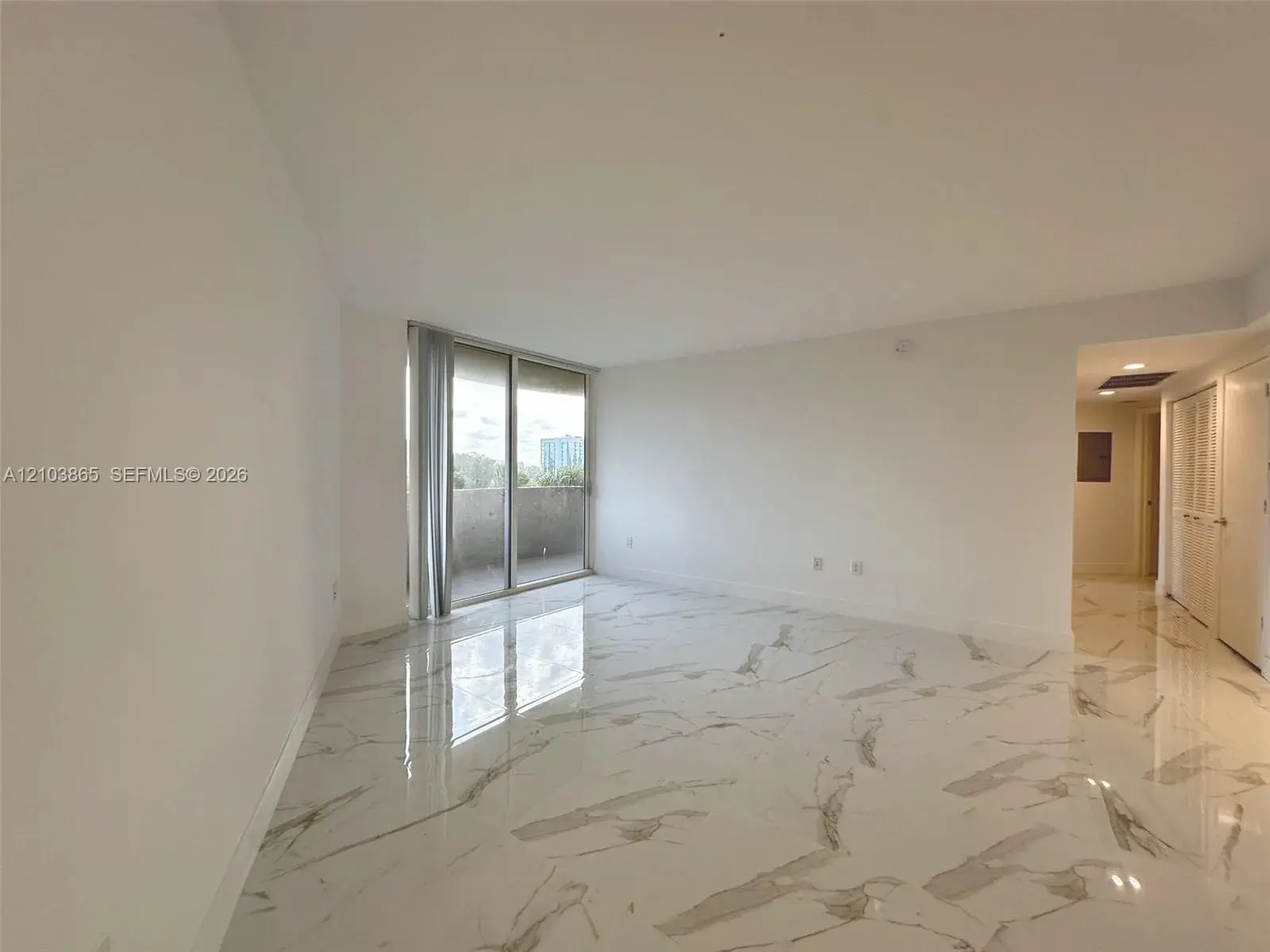19501 W Country Club Dr # 406, Aventura FL 33180