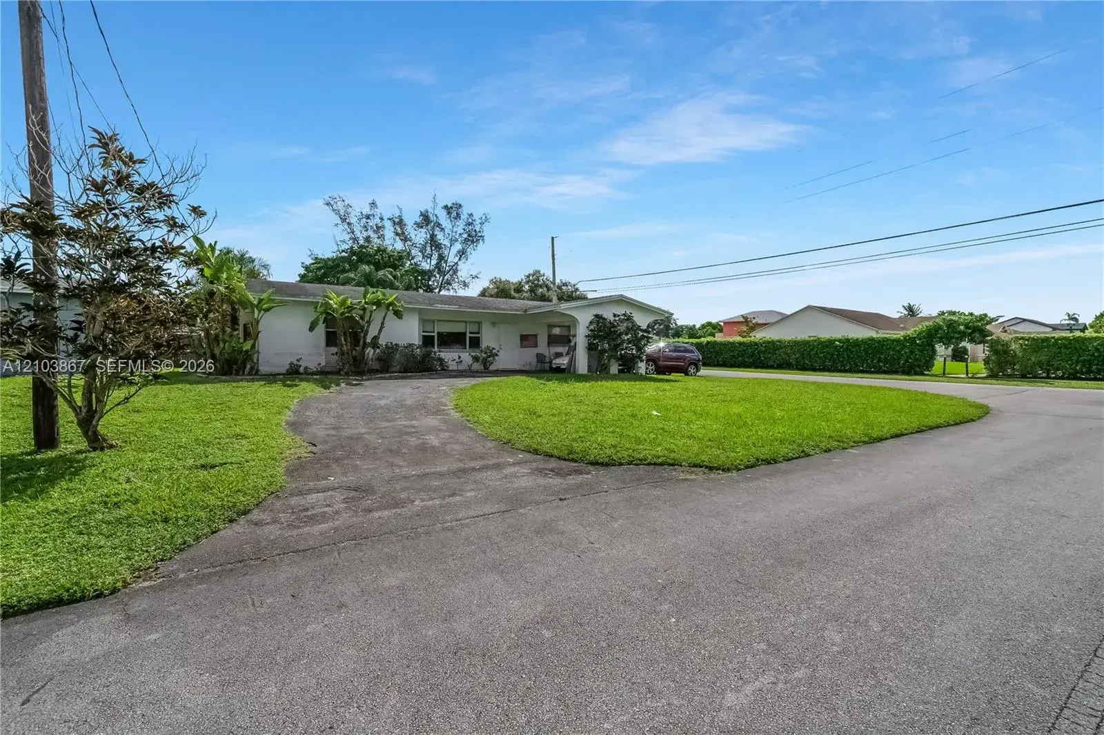 5630 SW 55th Ave, Davie FL 33314