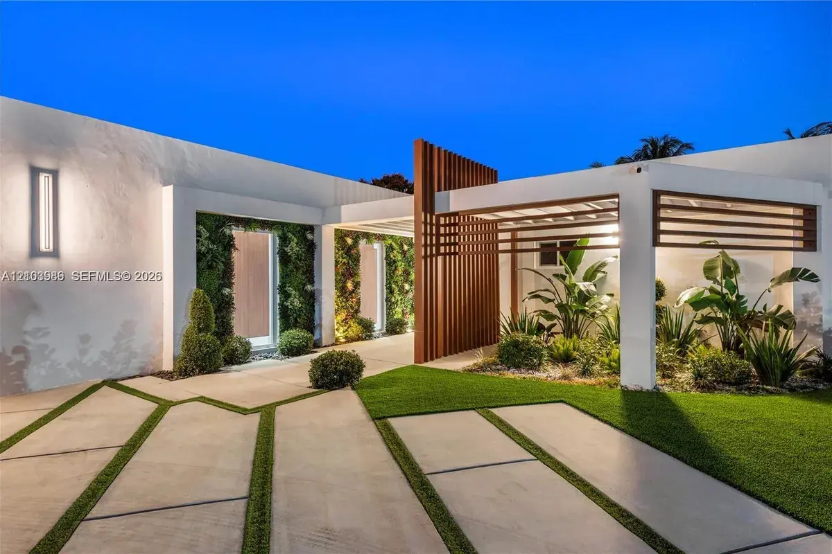 2406 Nassau Ln, Fort Lauderdale FL 33312