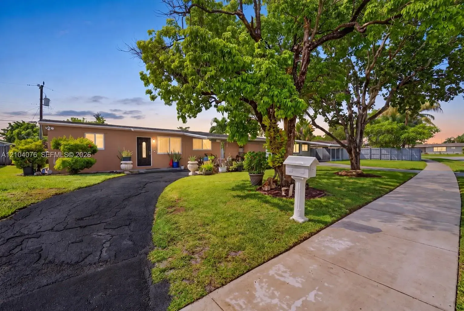 4231 NW 12th Ave, Oakland Park FL 33309