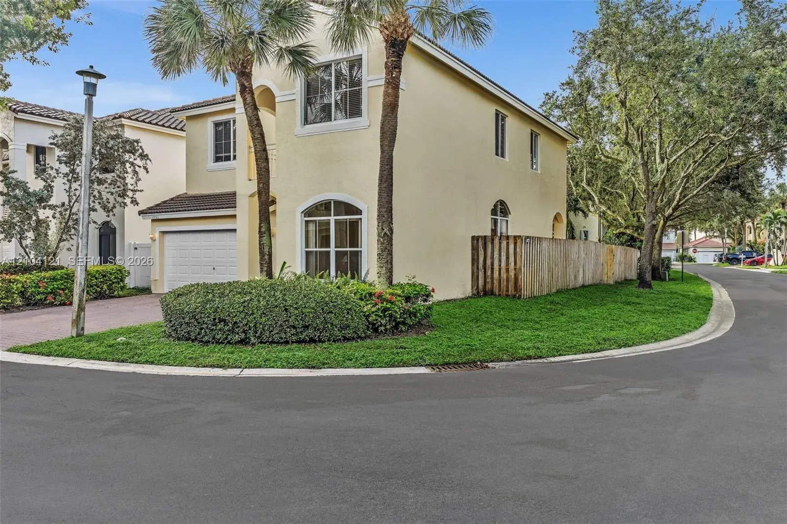 7792 NW 18th St, Pembroke Pines FL 33024