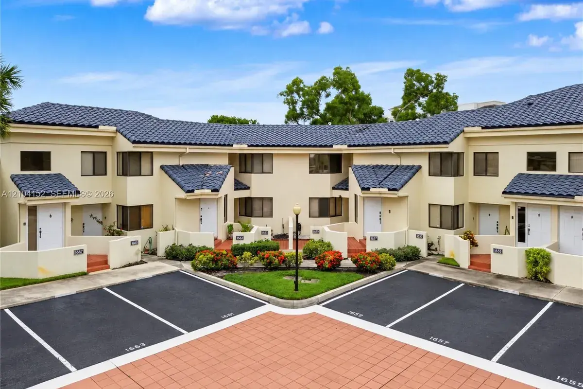 1657 NW 81st Way, Plantation FL 33322