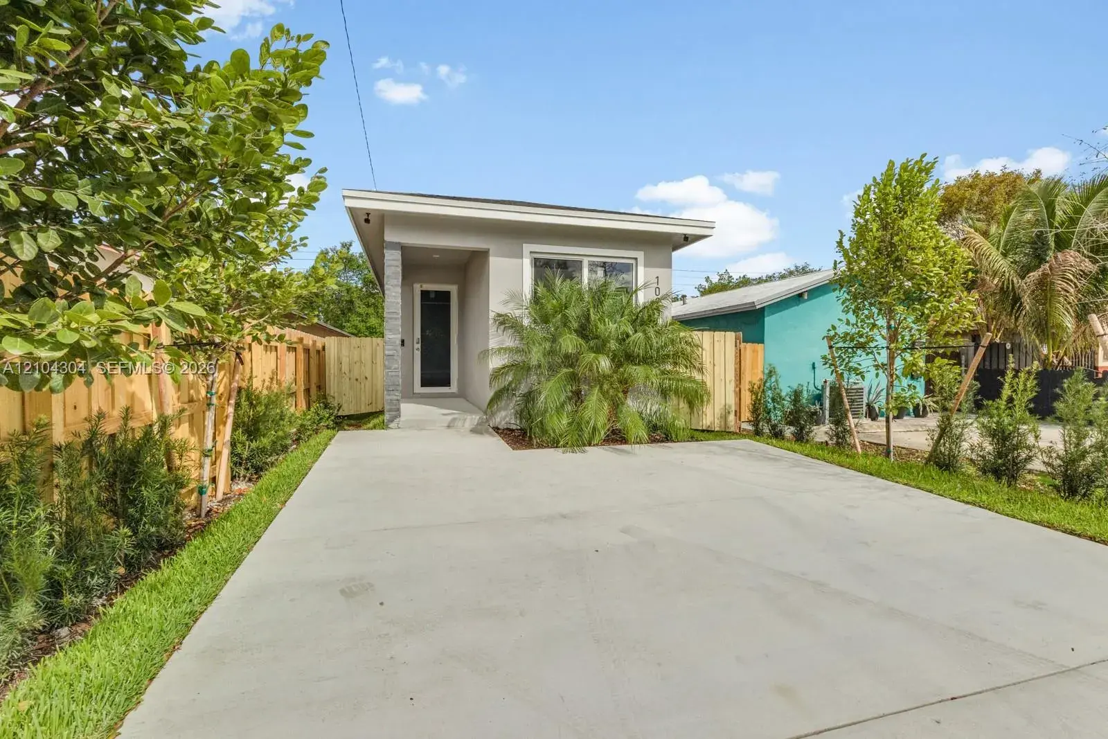 1028 NW 8th Ave, Fort Lauderdale FL 33311