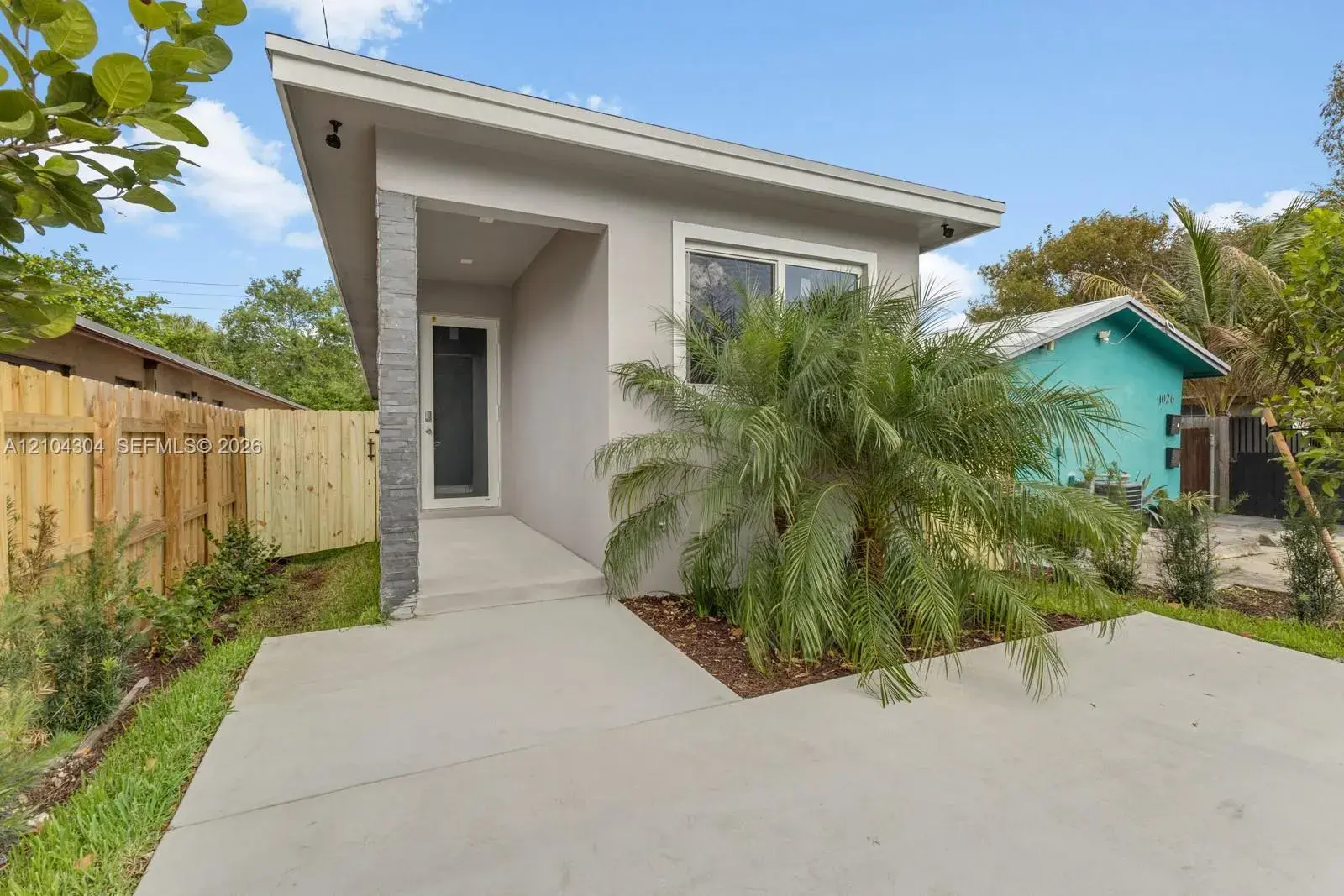 1028 NW 8th Ave, Fort Lauderdale FL 33311