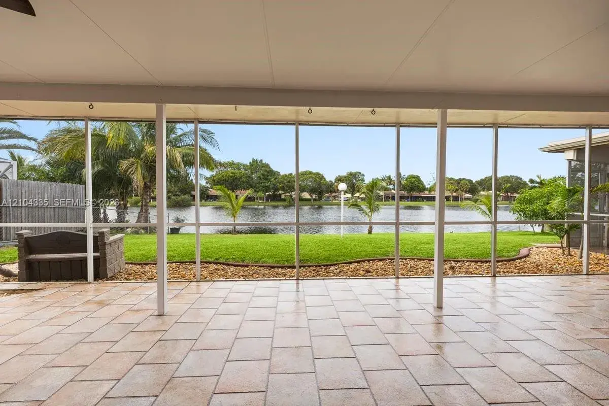 11031 NW 22nd St, Pembroke Pines FL 33026