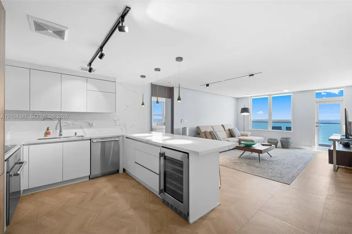 10185 Collins Ave # 919, Bal Harbour FL 33154