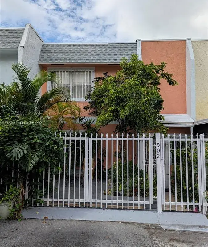 502 NW 11th St, Miami FL 33136
