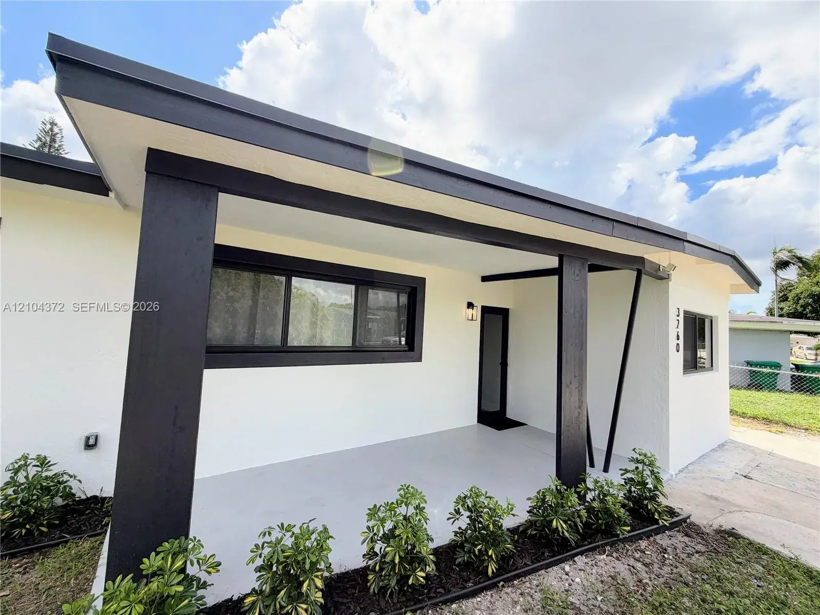 3260 NW 4th St, Lauderhill FL 33311