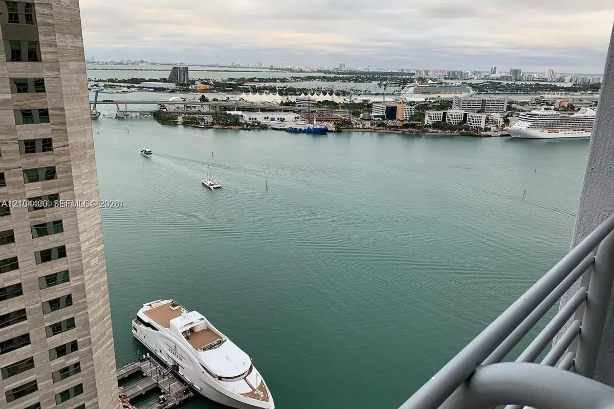 335 S Biscayne Blvd # 3406, Miami FL 33131