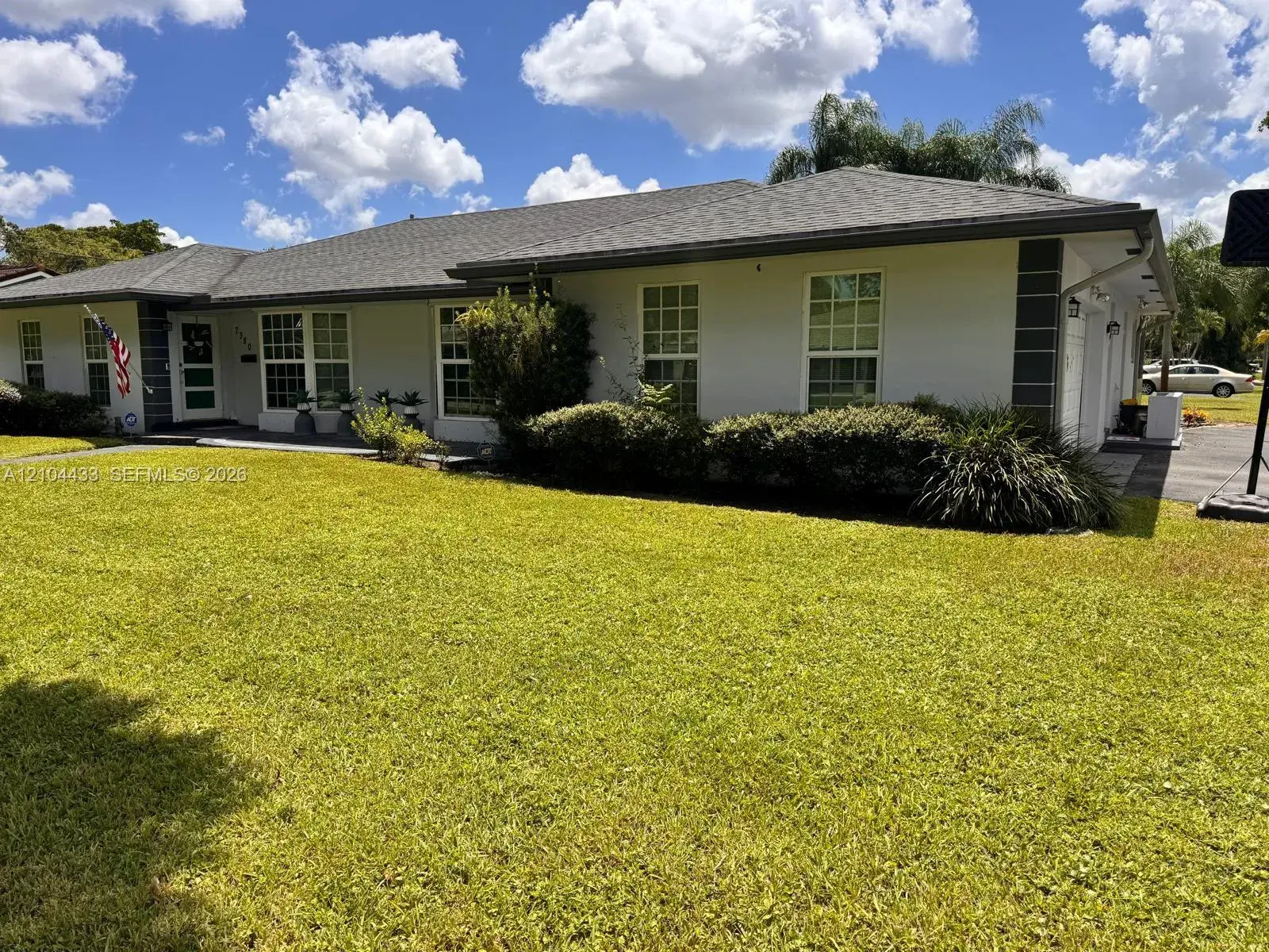 7380 NW 9th St, Plantation FL 33317