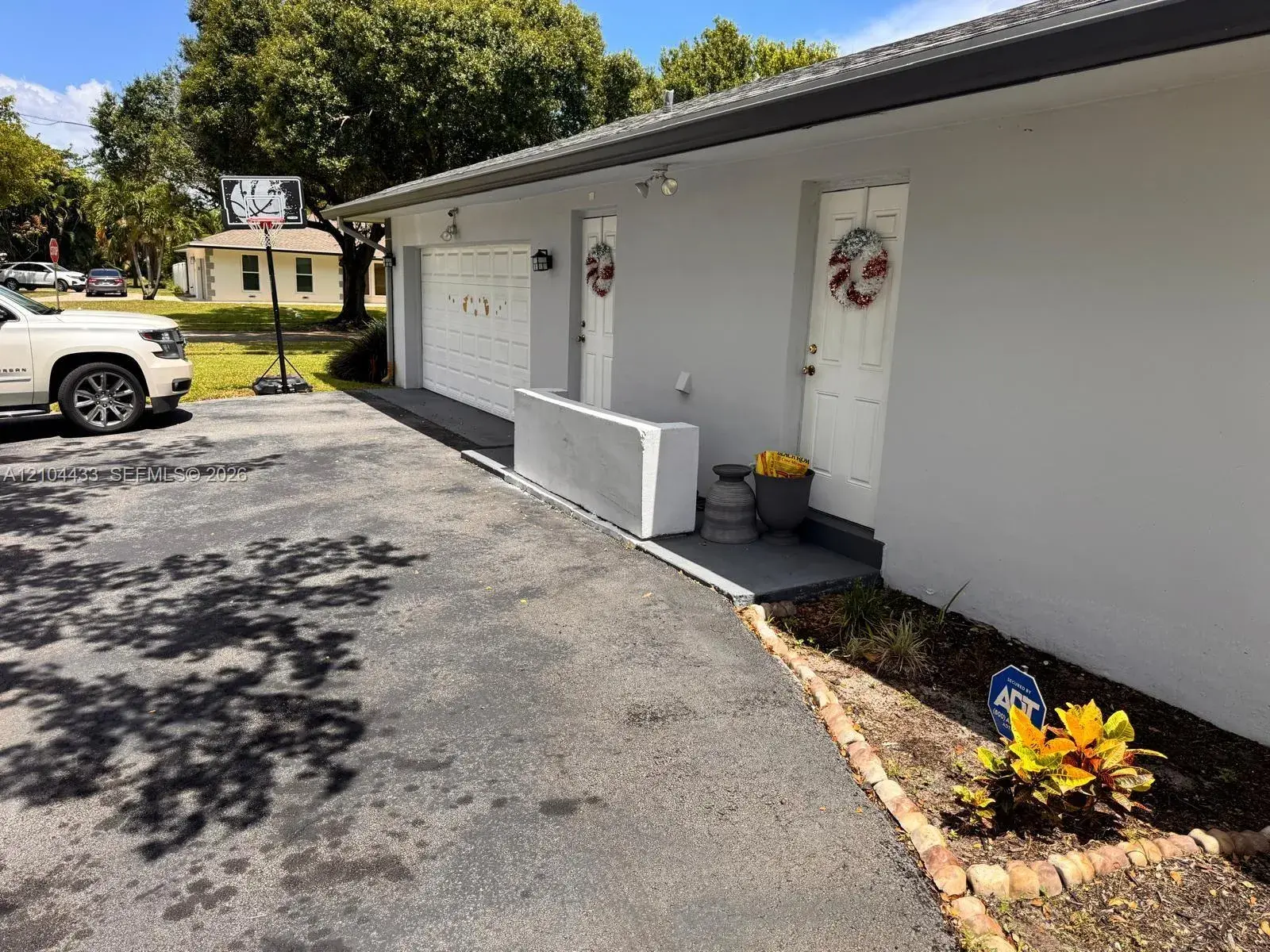 7380 NW 9th St, Plantation FL 33317